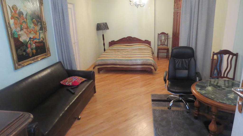 Evrika Apartments On Rustaveli Avenue Tiflis Oda fotoğraf